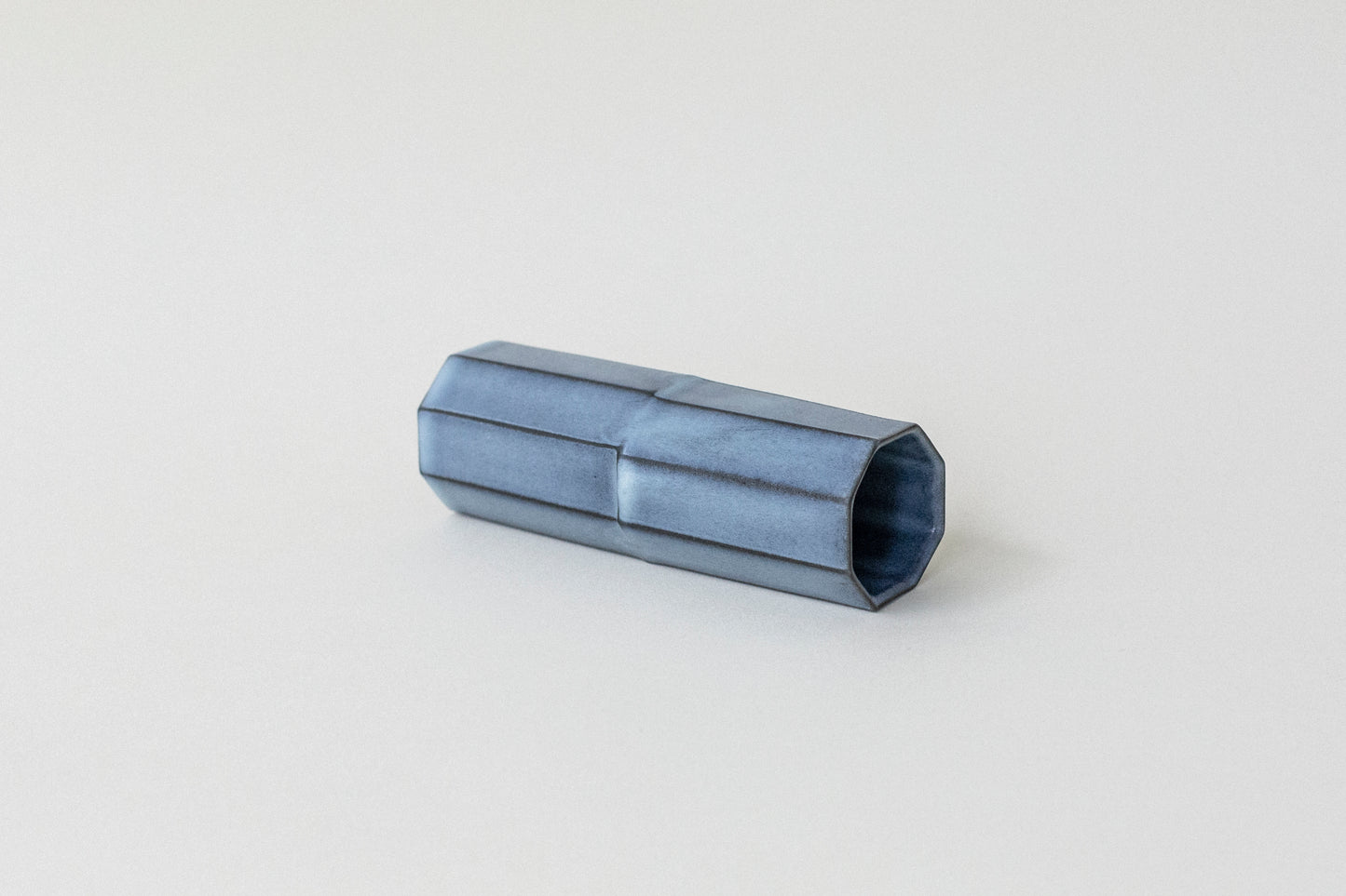 Small Pillar Vessel