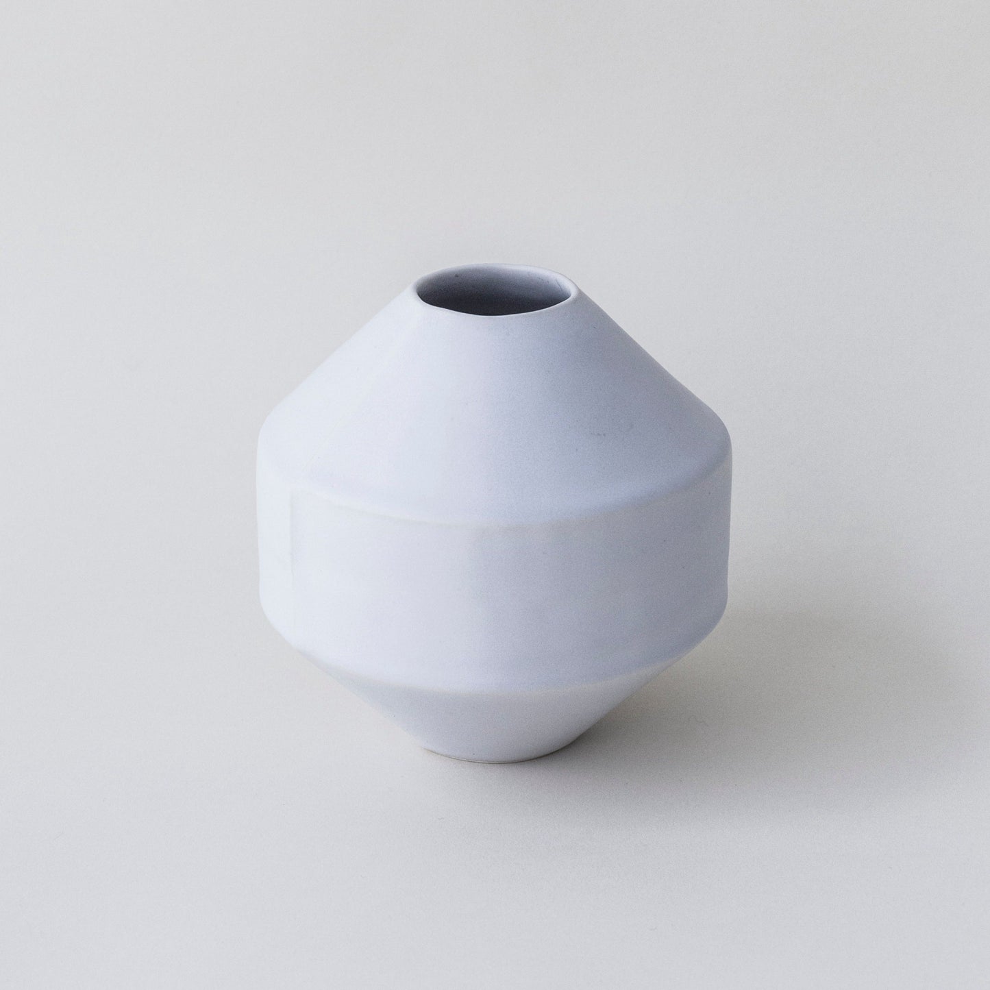 Orb Vessel / White